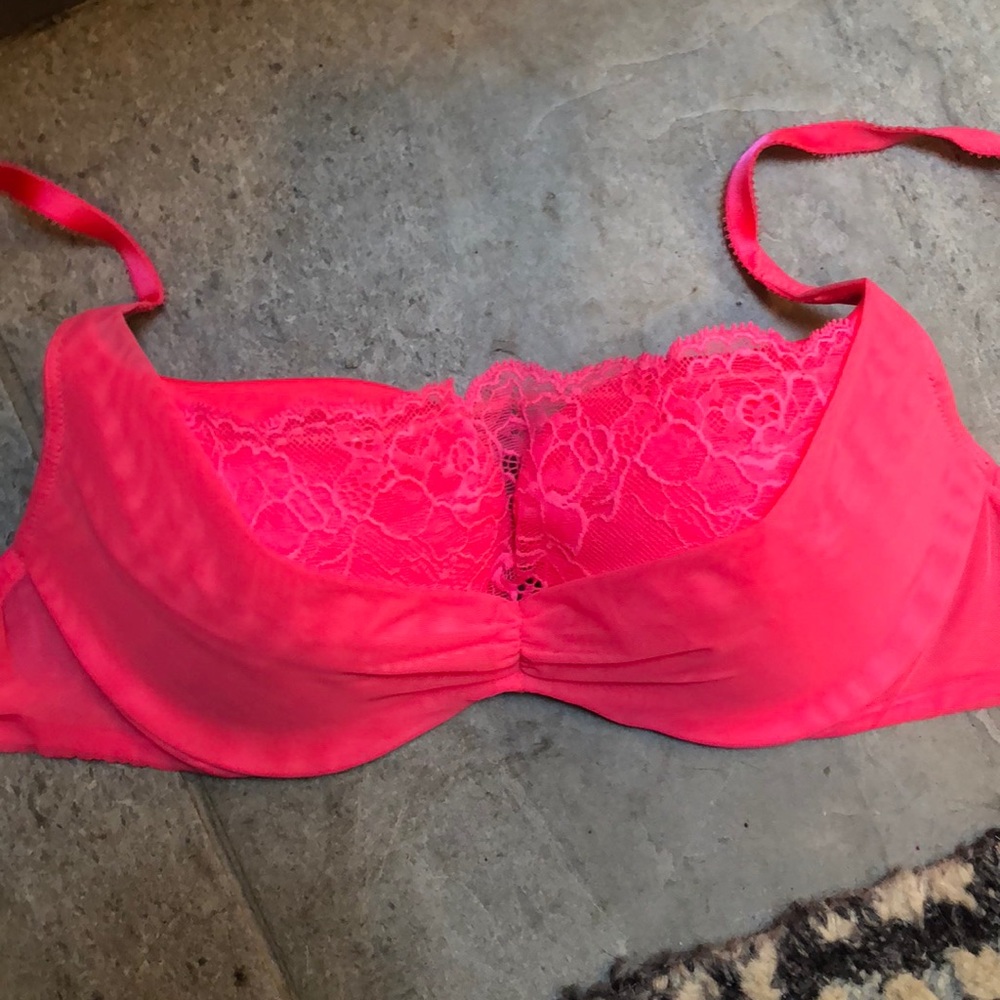 Hot Pink Lace Victoria’s Secret Bra